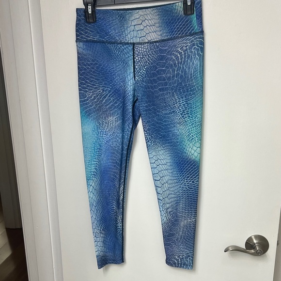 Salt Life Pants - 151. Salt life Women’s leggings, Beautiful blues & greens dolphin pattern, Sz.S